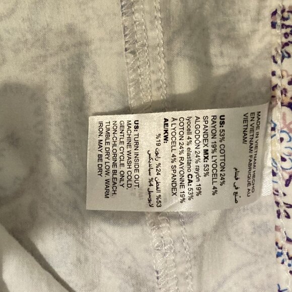 Chico's "Girlfriend Slim Leg Crop" Capris (says 1R... but...!) - Picture 7 of 9